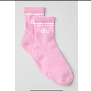 alo yoga unisex half crew socks SWEET PINK sold out M